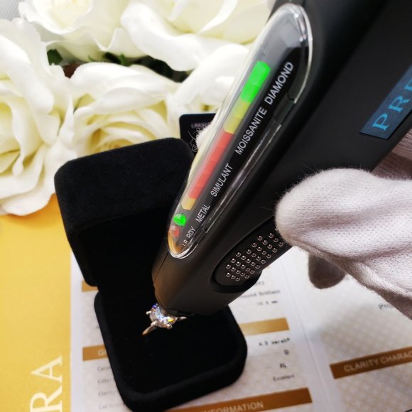 4 Carats moissanite engagement ring in 925 sterling silver band D-FL - Picture 5 of 7